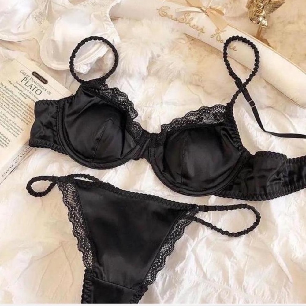 Elegant Black Lace Trim Lingerie Set